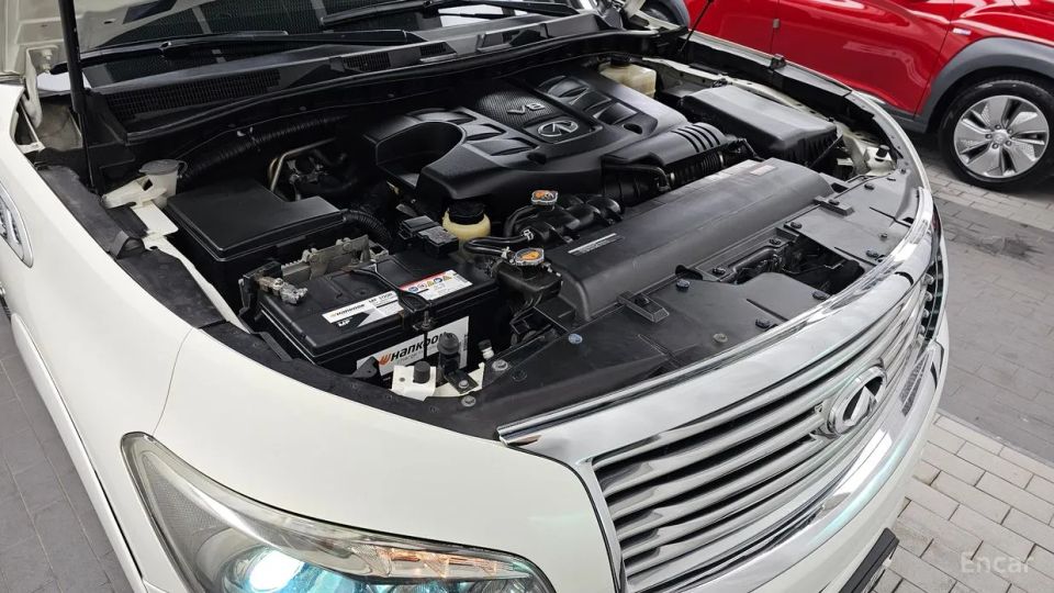 Infiniti QX80