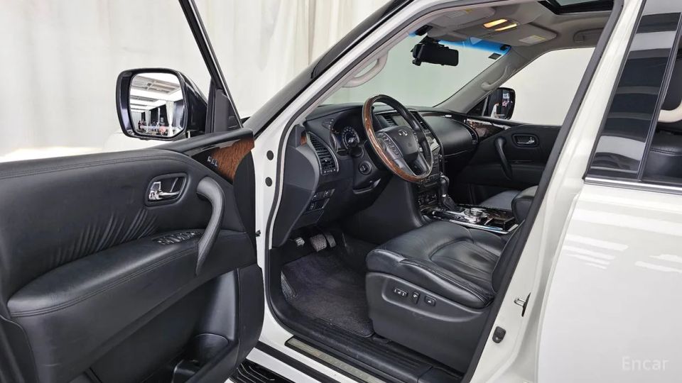 Infiniti QX80