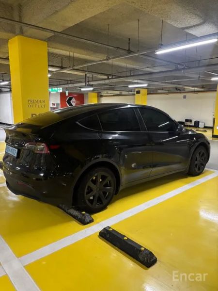 Tesla model-y