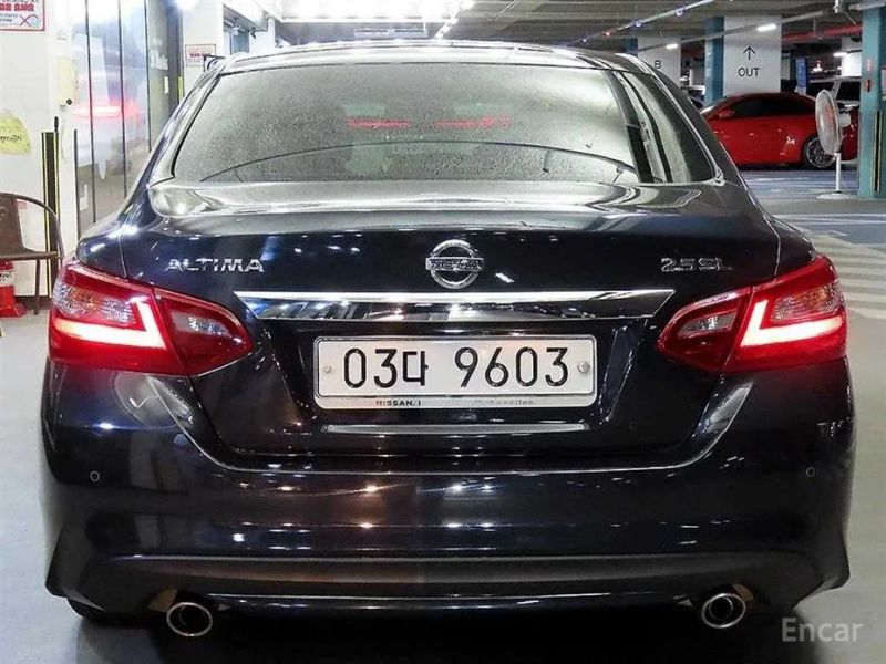 Nissan altima
