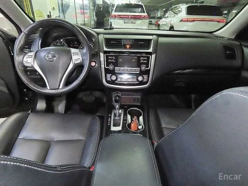 Nissan altima