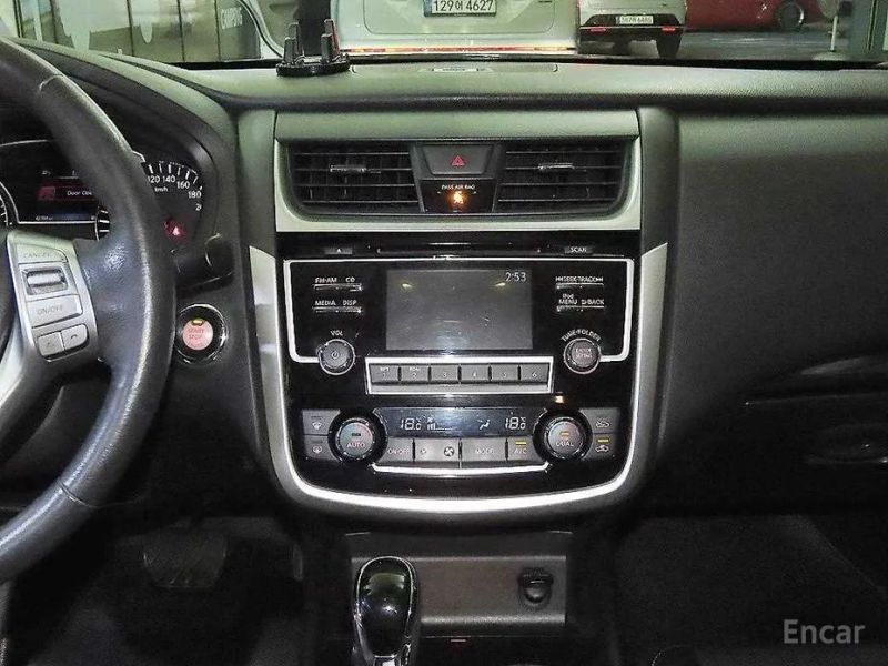 Nissan altima