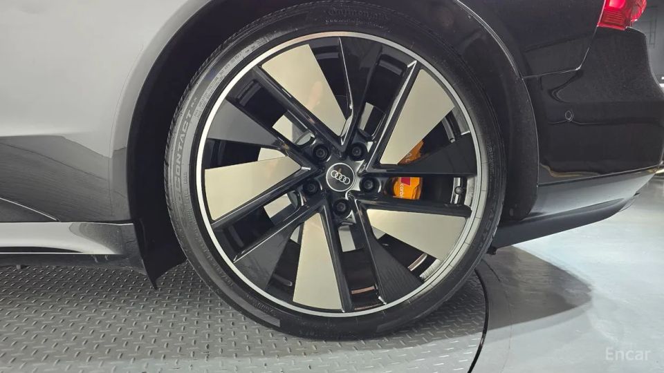 Audi E-tron GT