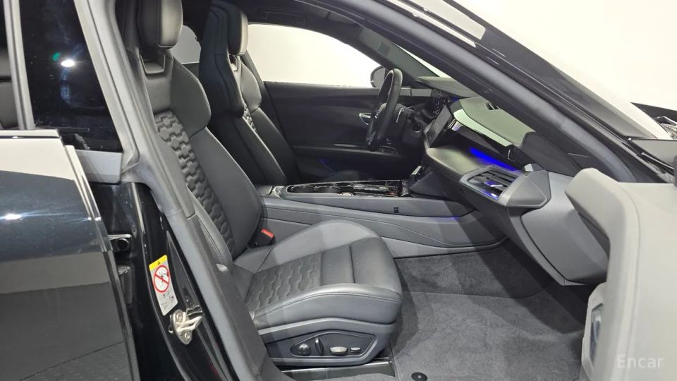 Audi E-tron GT