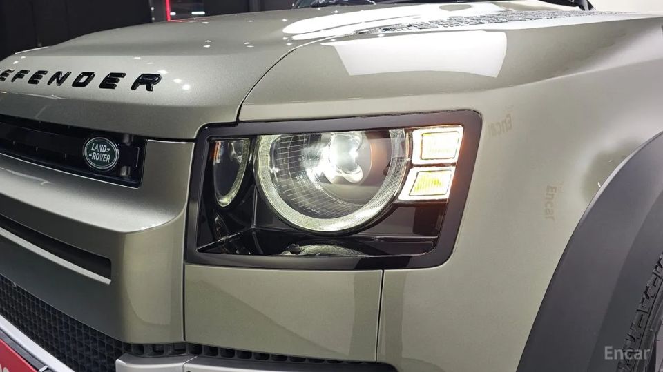 Land Rover Defender