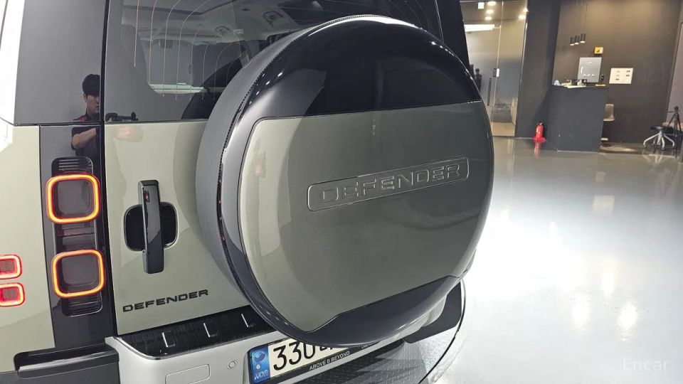 Land Rover Defender