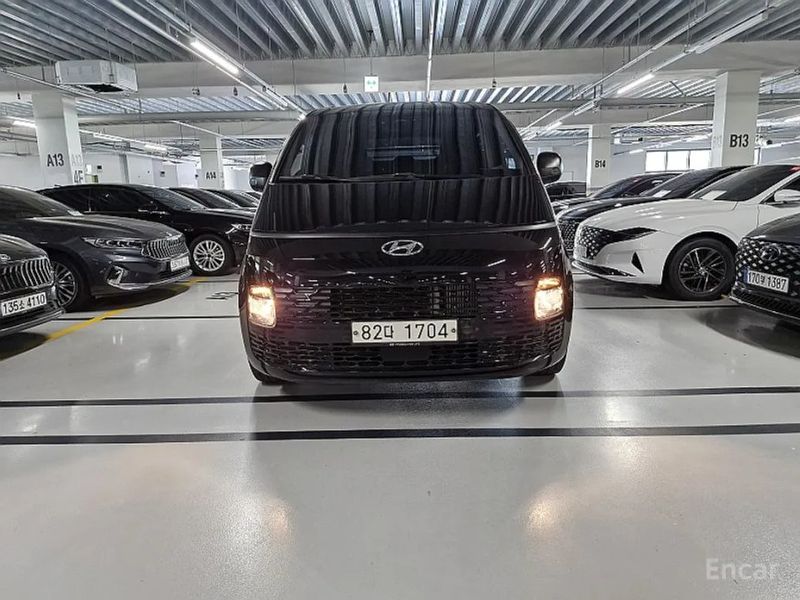 Hyundai Staria