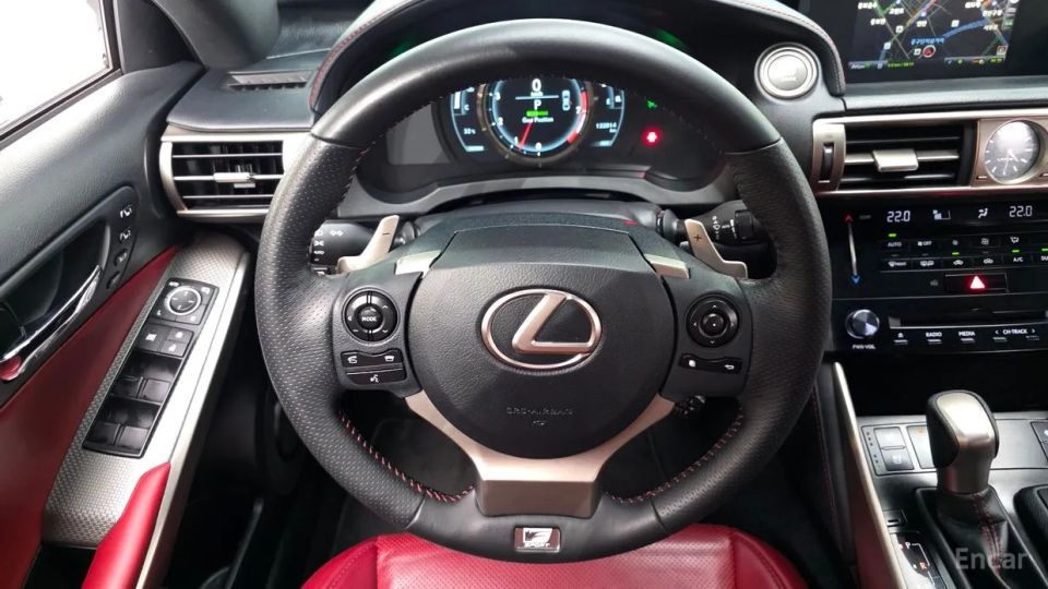 Lexus IS