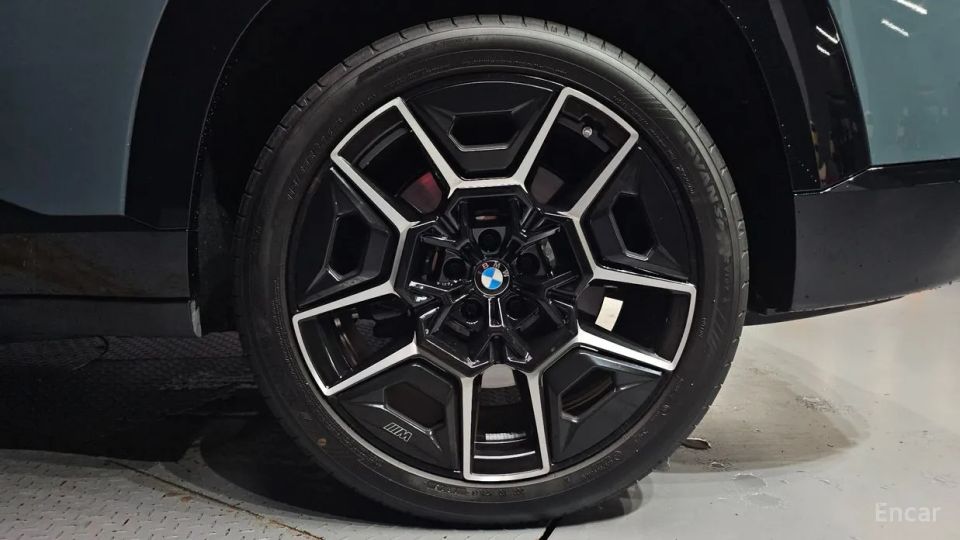 BMW XM