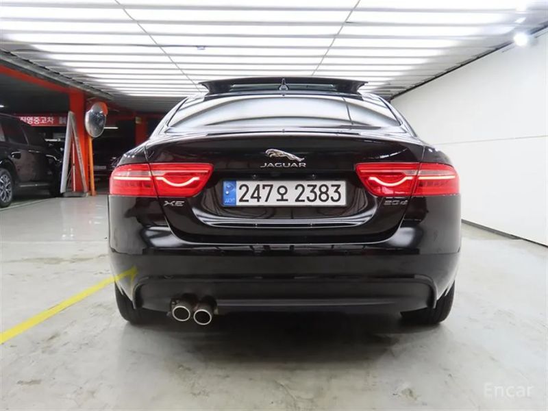 Jaguar XE