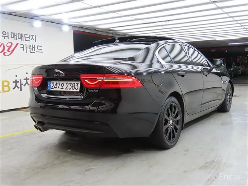 Jaguar XE
