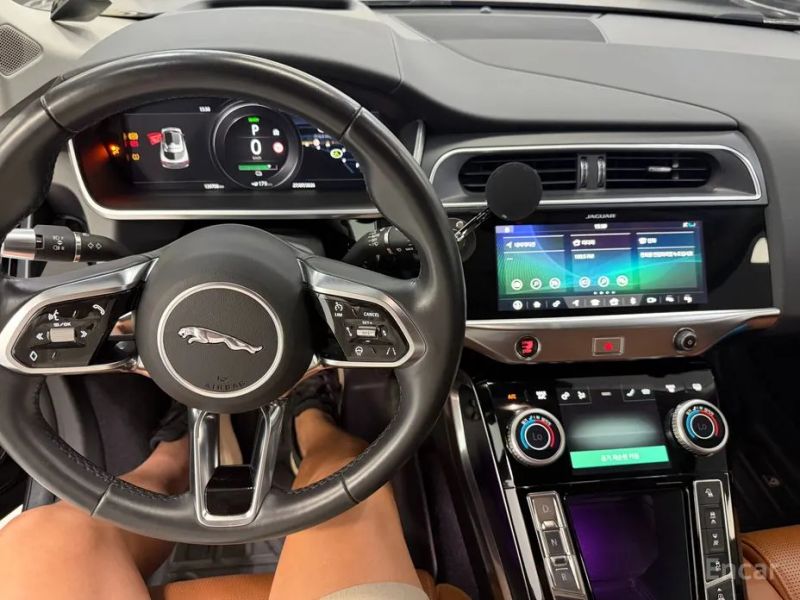 Jaguar I-PACE