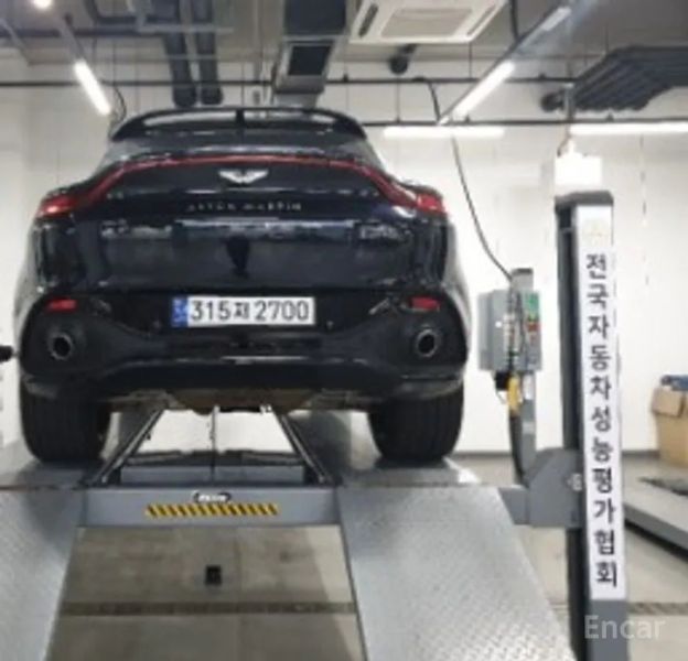 Astonmartin DBX