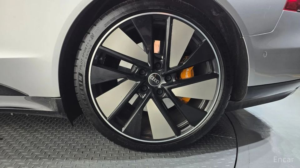 Audi E-tron GT
