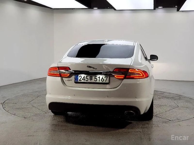 Jaguar xf