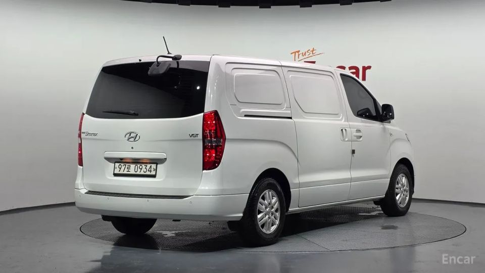 Hyundai Starex
