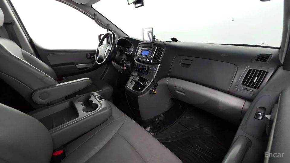 Hyundai Starex