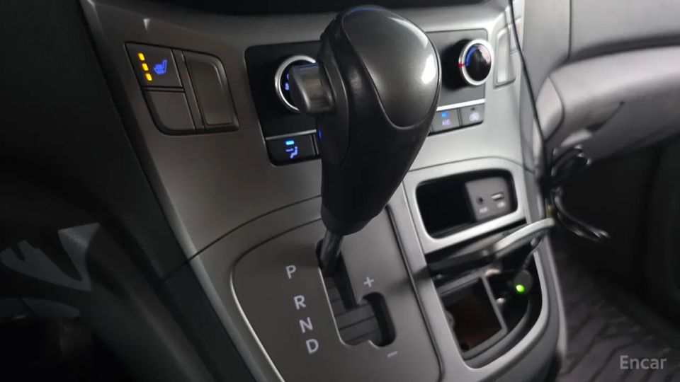 Hyundai Starex