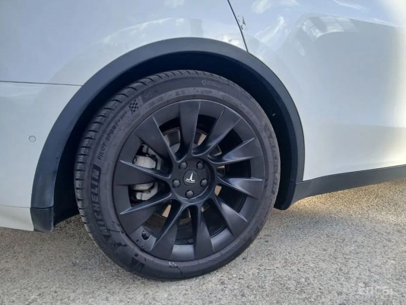 Tesla model-y