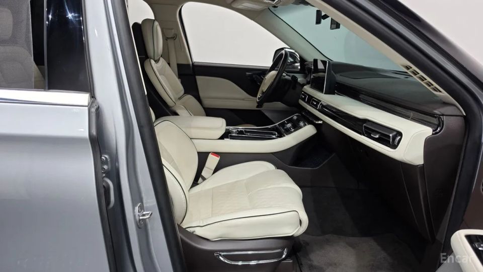 Lincoln Aviator