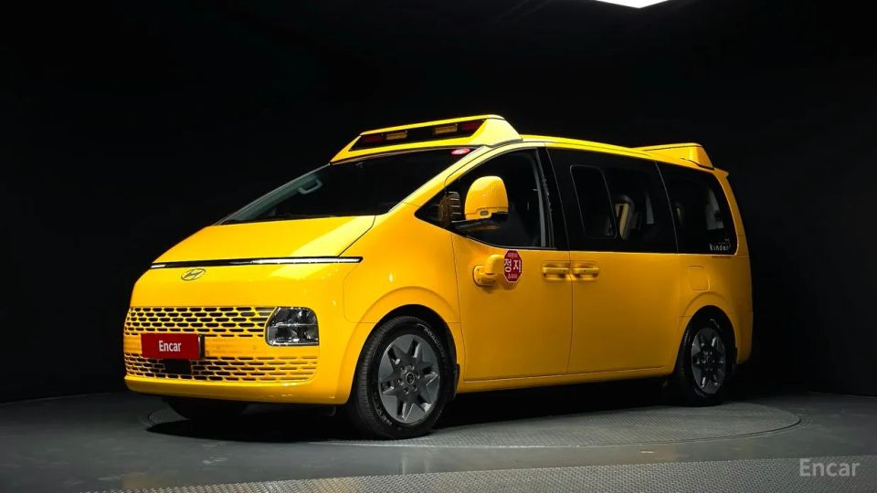 Hyundai Staria