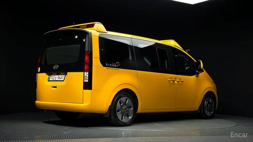 Hyundai Staria