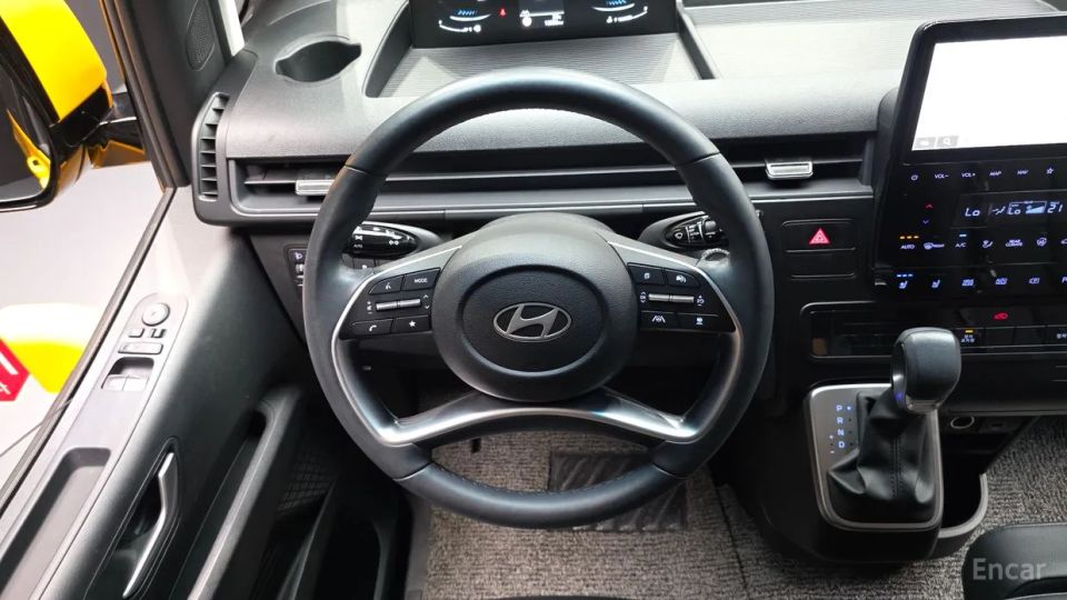 Hyundai Staria