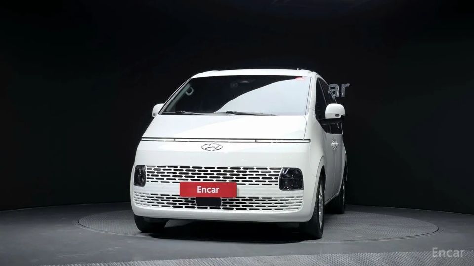 Hyundai Staria
