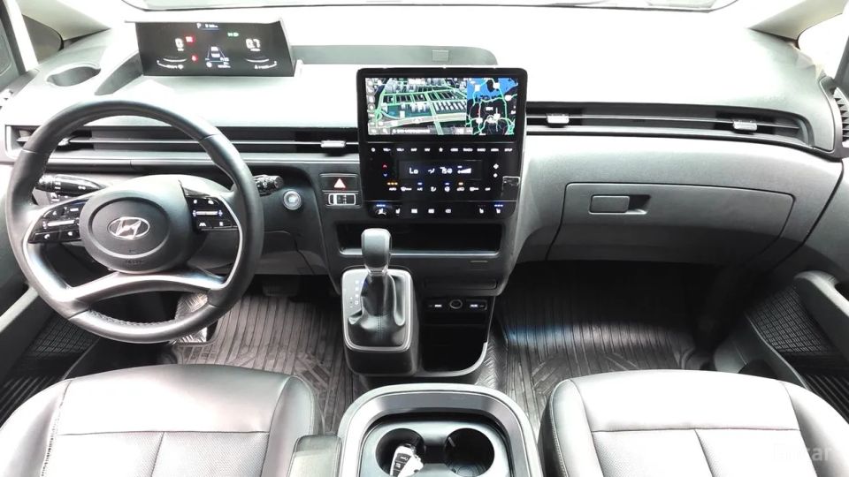 Hyundai Staria