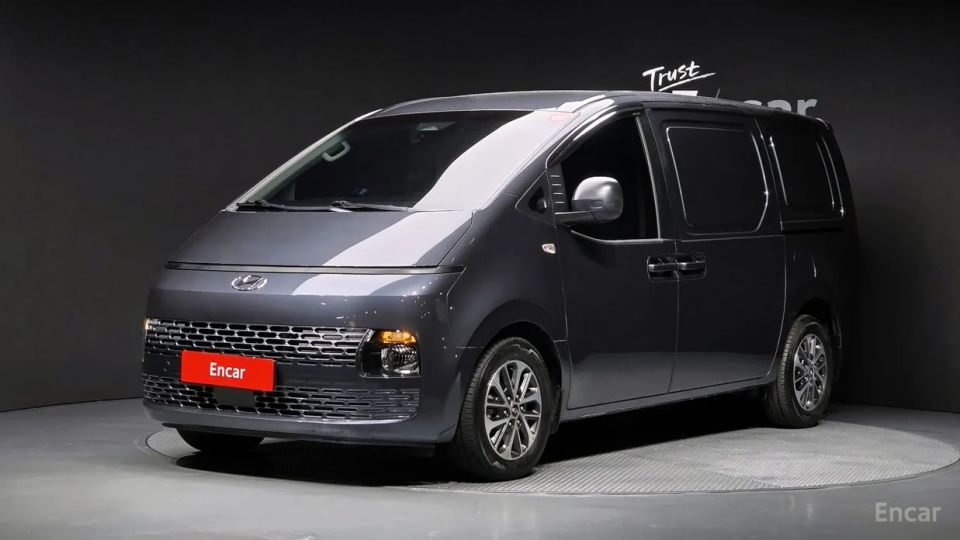 Hyundai Staria