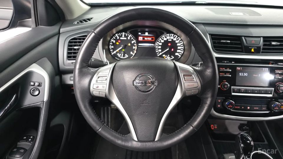 Nissan altima