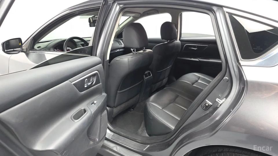 Nissan altima