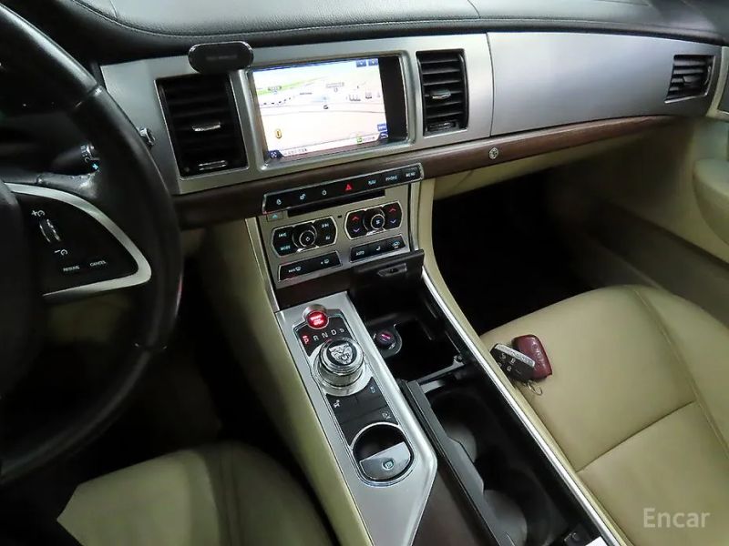 Jaguar xf