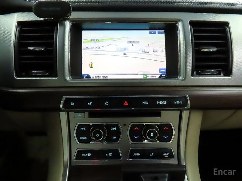 Jaguar xf