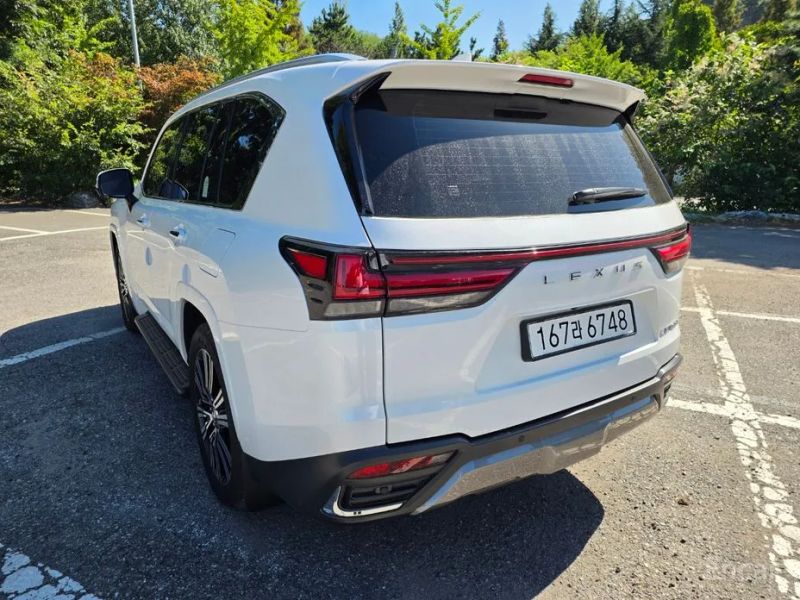Lexus LX