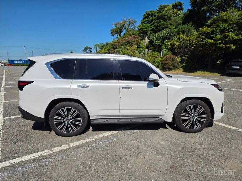 Lexus LX