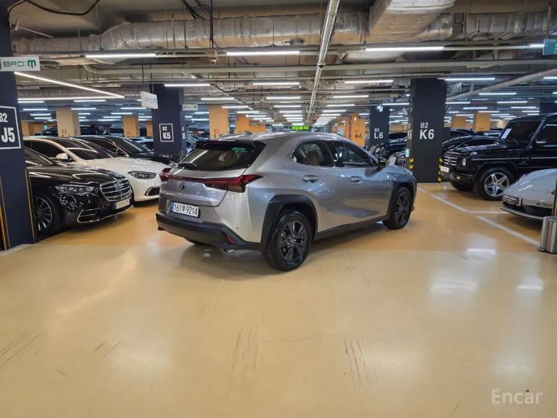 Lexus UX