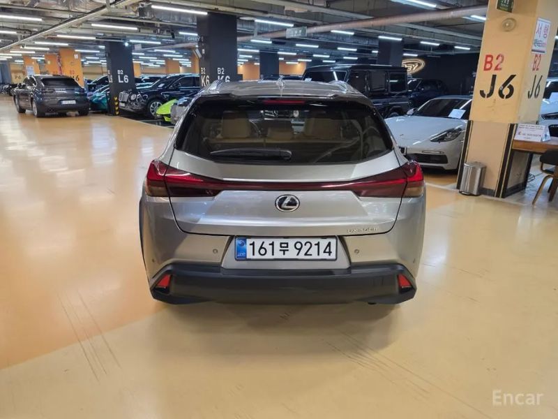 Lexus UX