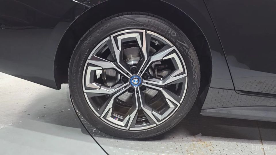 BMW I4