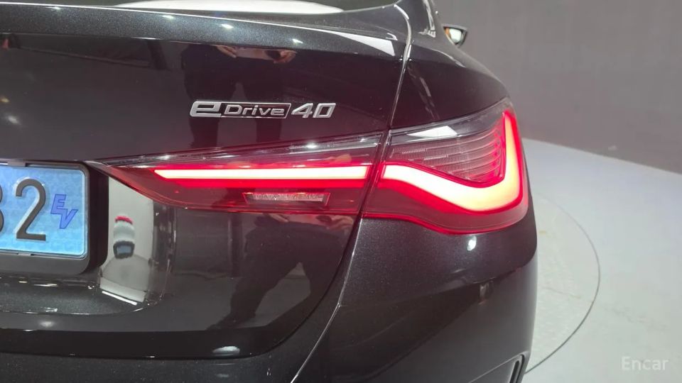 BMW I4