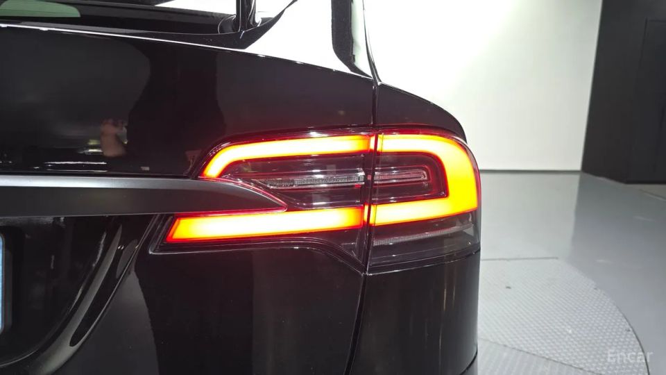 Tesla model-x