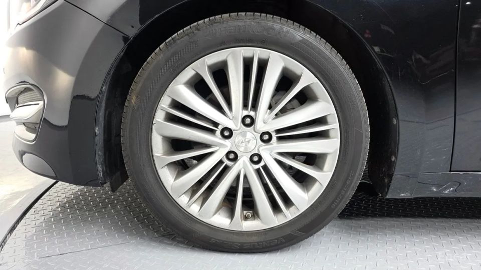 Hyundai Aslan