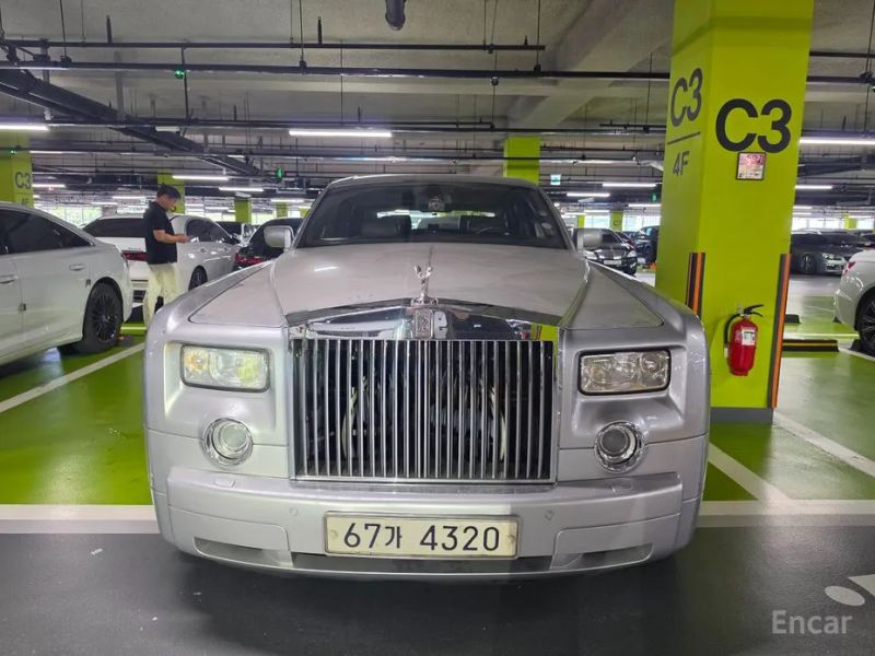 Rolls-Royce Phantom