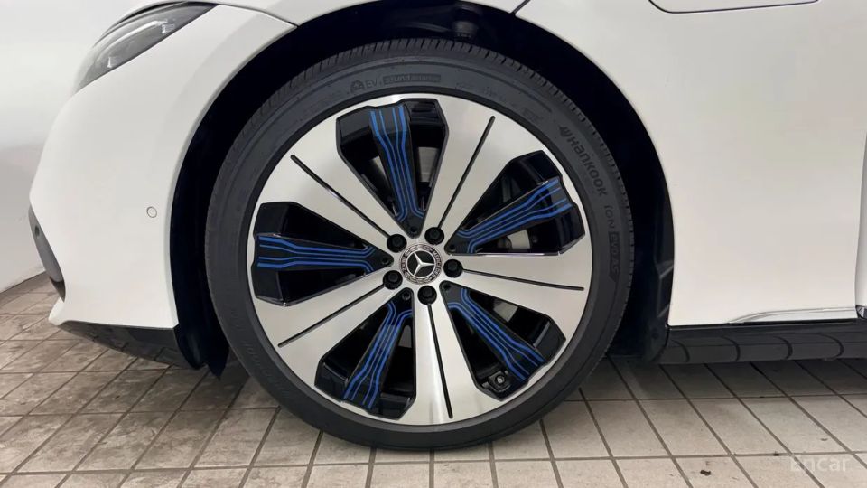 Mercedes-Benz EQS