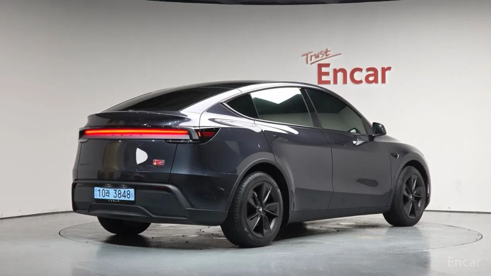 Tesla model-y