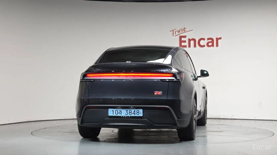 Tesla model-y
