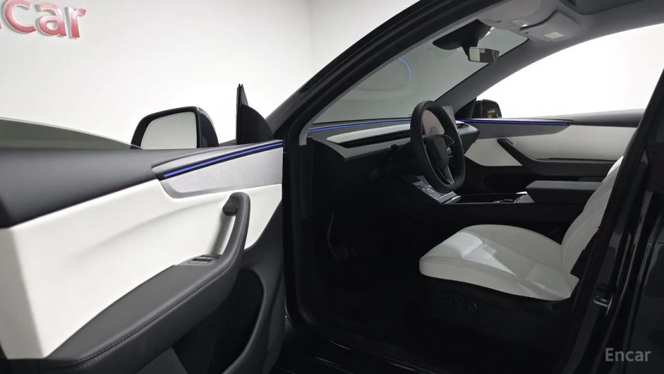 Tesla model-y