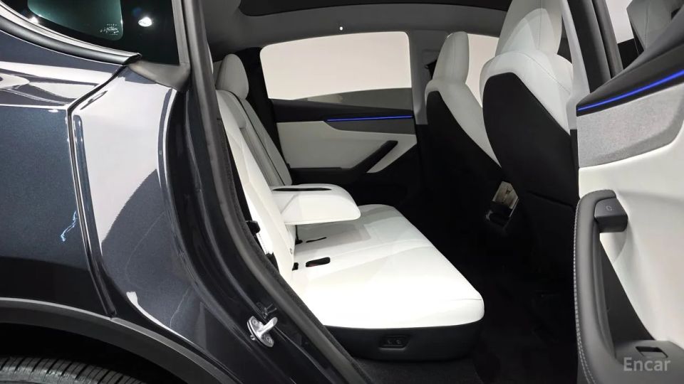 Tesla model-y