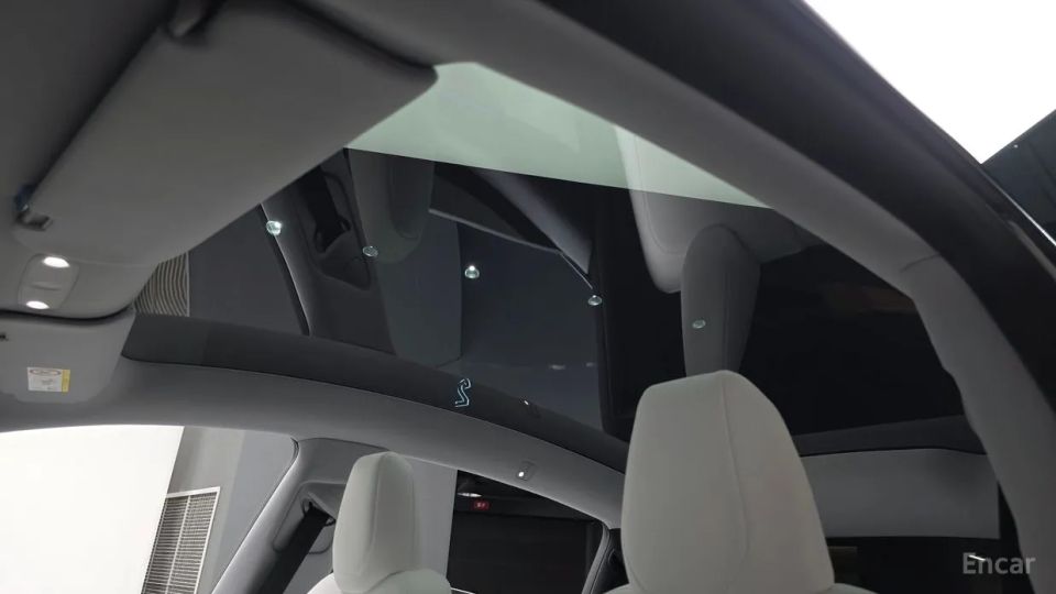 Tesla model-y