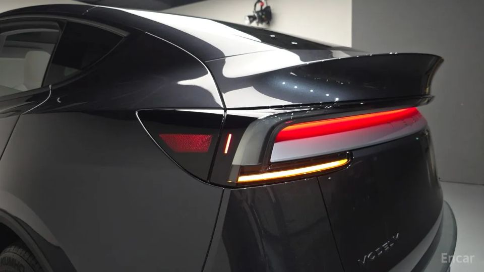 Tesla model-y